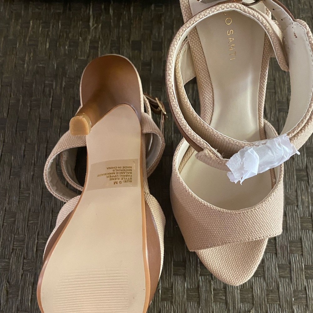 Shoes - Picture 3 of 6